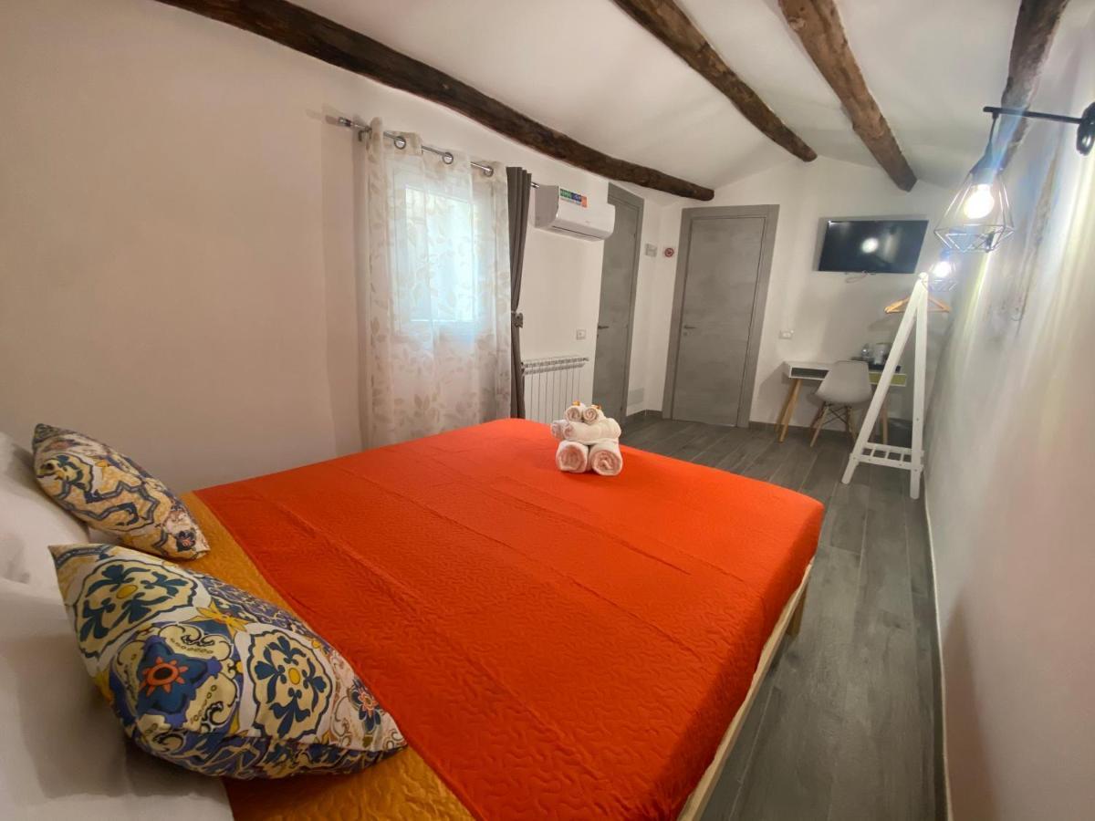 La Piccola Formica Charme Rooms Palermo Luaran gambar